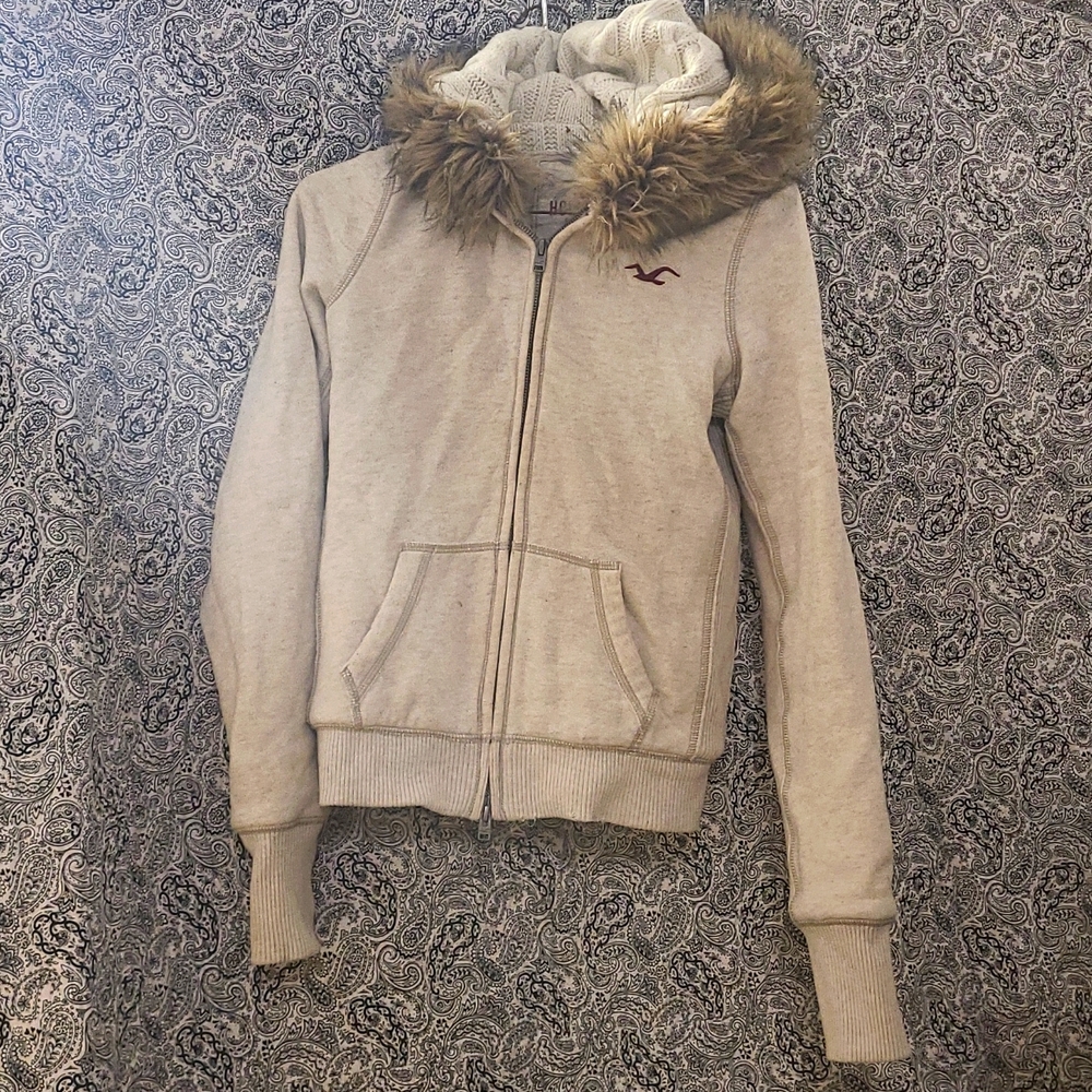 Hollister small fur Hoodie zip up jacket coat sweater S cream